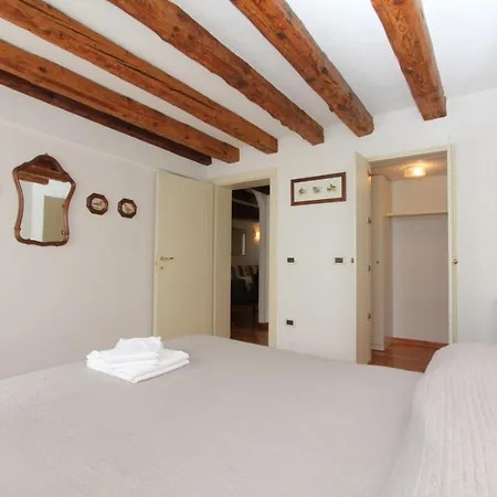 Apartament Dei Mori