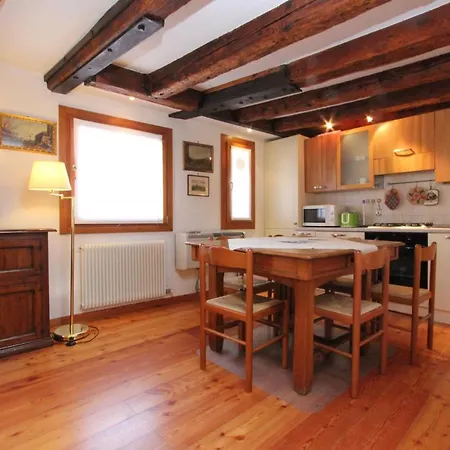 Dei Mori Apartment *