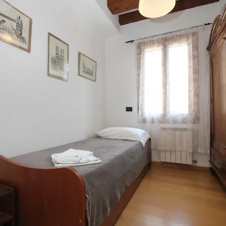 Dei Mori Apartment *